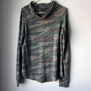 4/$20 Womens Flowy Camo Top
